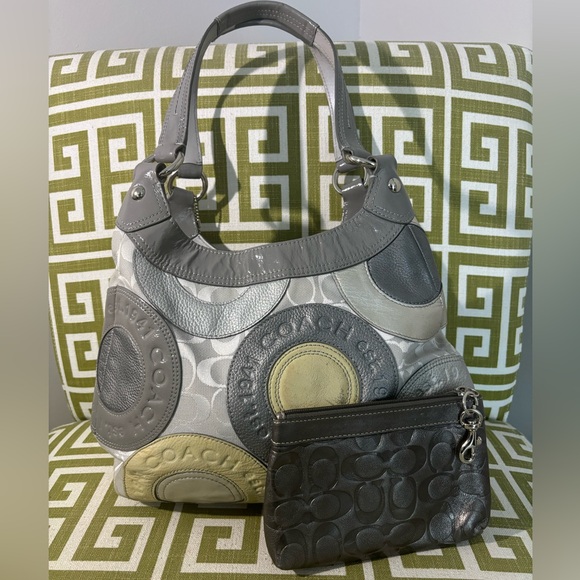 Genuine Coach Silver & Gray Leather Logo And Signature Fabric Handbag & Wristlet - Picture 3 of 16